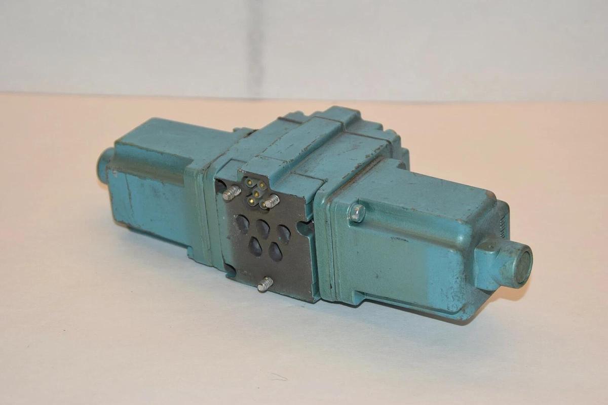Used NUMATICS 12DSA431CA 12DSA400CA 120V 17A Solenoid Control Valve