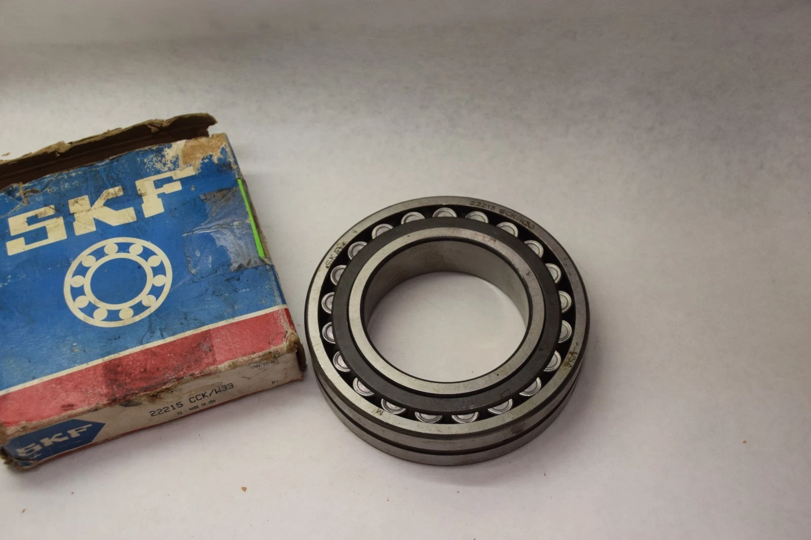 SKF Bearing 22215 CCK/W33 22215CCK/W33 22215-CCK/W33 NEW