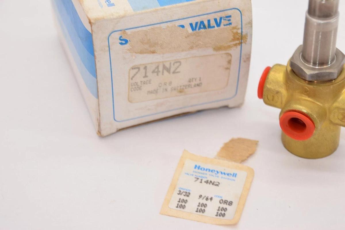 (NEW) HONEYWELL / SKINNER 714N2 3-Way Solenoid Valve