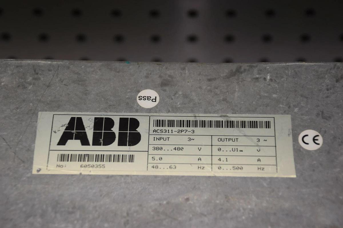 Used ABB ACS300 ACS311-2P7-3 ACS3112P73 380/480V 5A 4.1A INVERTER DRIVE