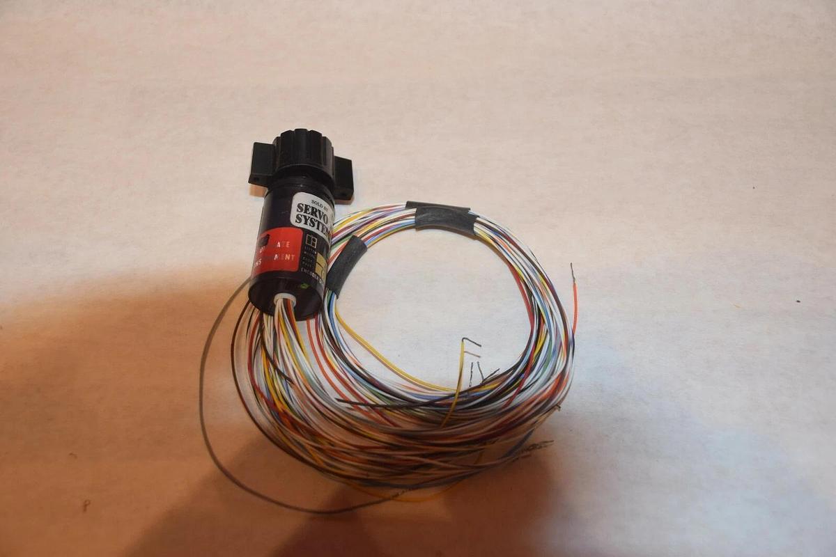 Used SERVO SYSTEMS AD11-13T-1 917016-4 SHAFT ENCODER