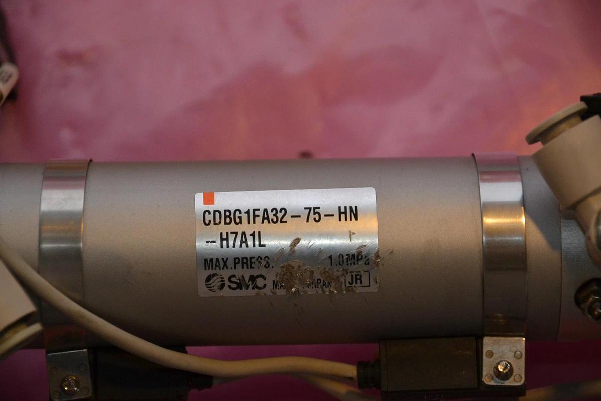Used SMC AIR VALVE CDBG1FA32-75-HN-H7A1L CDBG1FA32 75 HN H7A1L CDO2B32-10DC