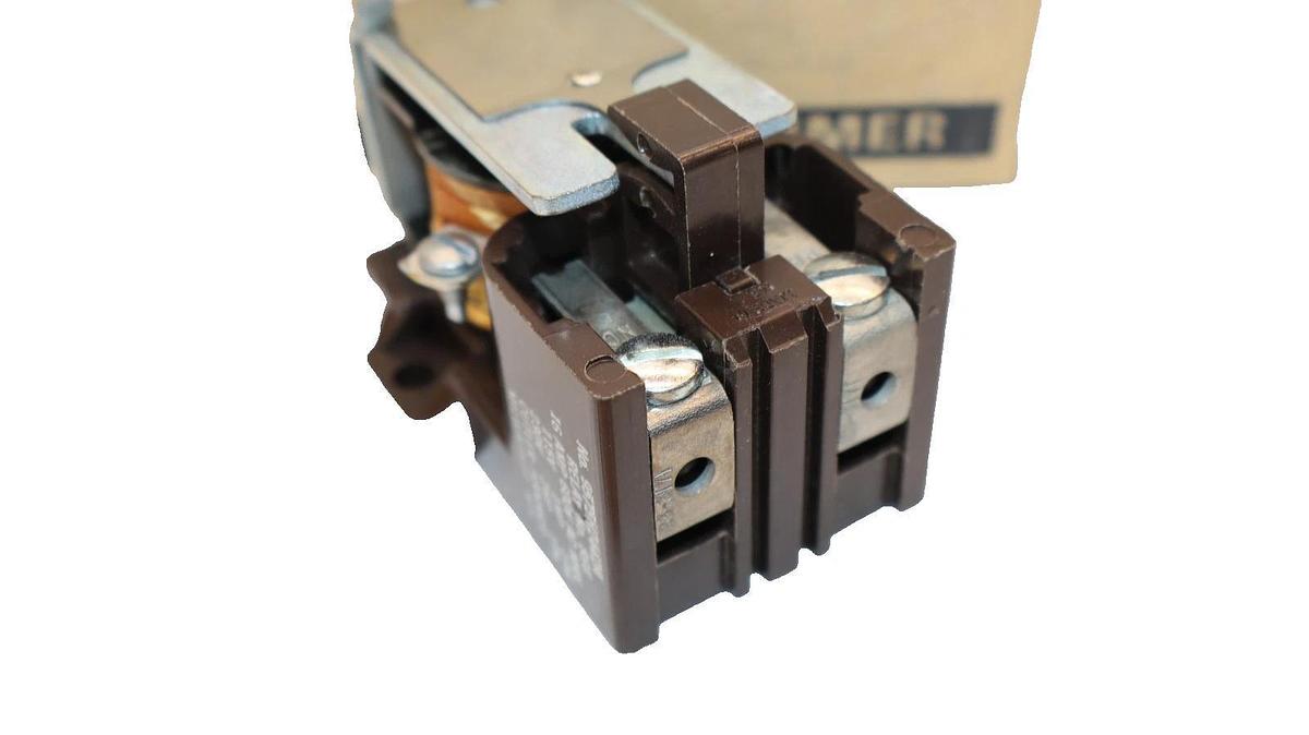Cutler Hammer Type AA Relay 1P 24V Coil , 9575H2442-28 (New)