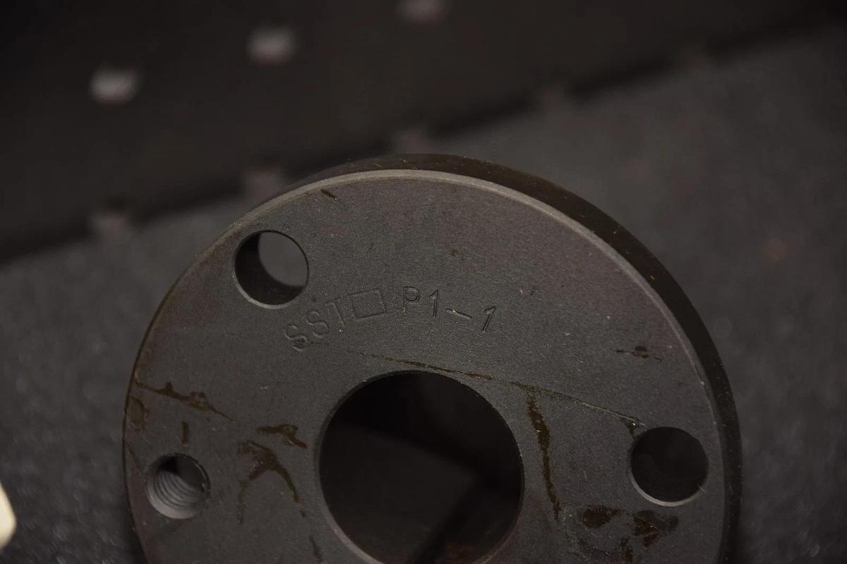 SST CORPORATION / LAU INDUSTRIES P1-1 72513808 SPLIT TAPER BUSHING NEW