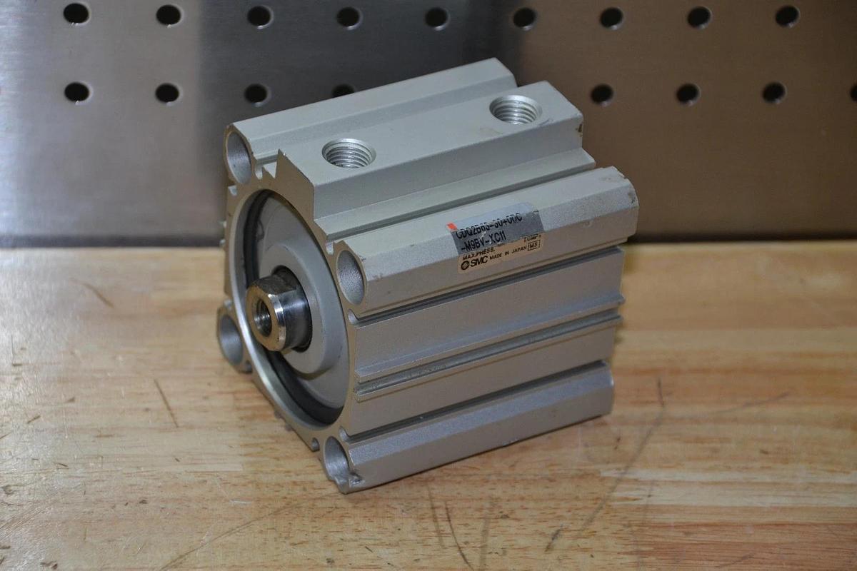 Used SMC CDQ2B63-30+ODO-M9BV-XC11 CDQ2B63-30+0D0-M9BV-XC11 COMPACT CYLINDER