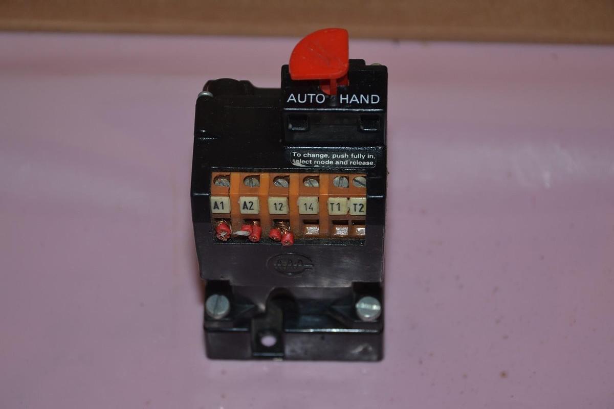 Used CRABTREE THERMISTER RELAY 4999-PT72-1972 26500/TM