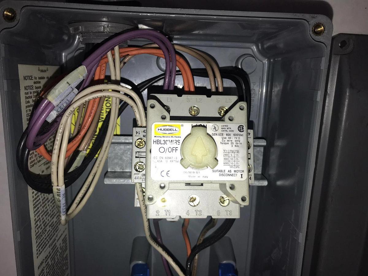 Used Hubbell HBL530MI9W Disconnect receptacle 4X 12 30 Amp 30A HBL 530MI9W 4 Pole