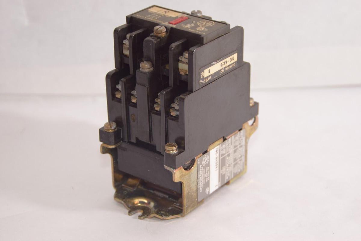 Used ALLEN BRADLEY 700-N400A1 Series C Type N 120V Control Relay W/ 700-NA20 Fnt Deck