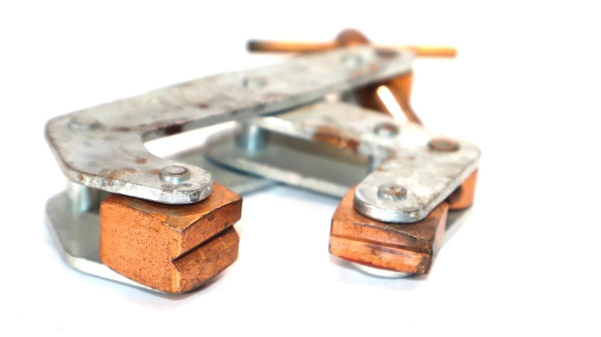 Used Clamp Mfg. Kant Twist Clamp No. 410, 3"  T-handle Multipurpose Welding Clamp