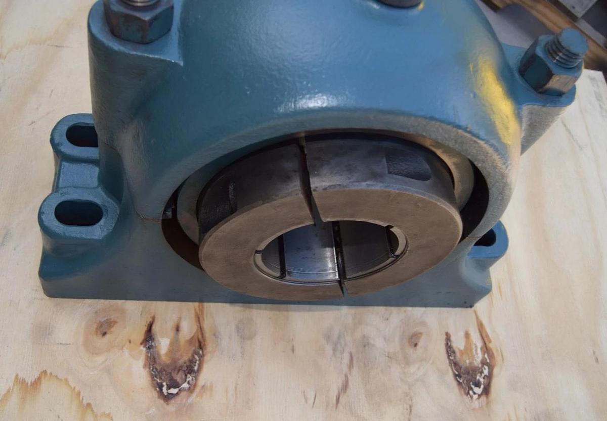 Dodge Reliance 4 Bolt Pillow Block Bearing Housing 4-7/16" 4 7/16 NEW