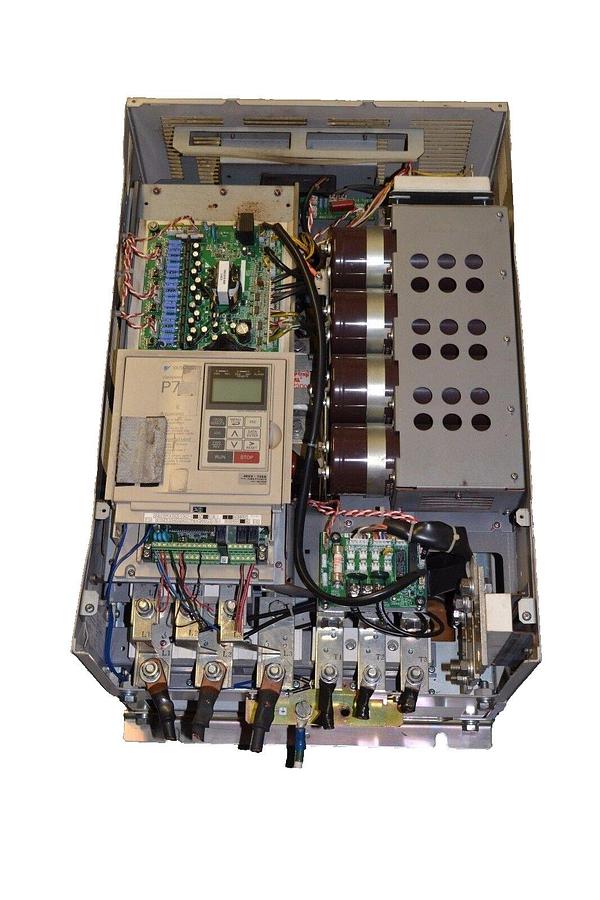 Used Yaskawa Varispeed P7 CIMR-P7U4075 125 HP 480V 156A AC VS Drive CIMRP7U4075 125HP