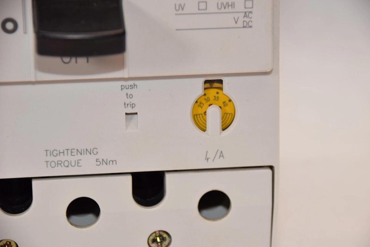 Used MOELLER NZM7-40S-NA NZM740SNA 40Amp 40 A Amp Circuit Breaker  25-40Amp Trip