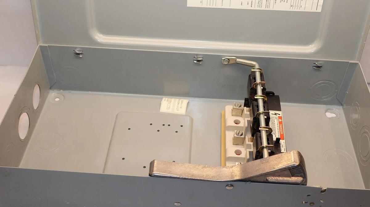 Used SIEMENS I-T-E Enclosed Switch NF353 Ser A 100A 100 Amp 600Vac 3 Phase Heavy Duty