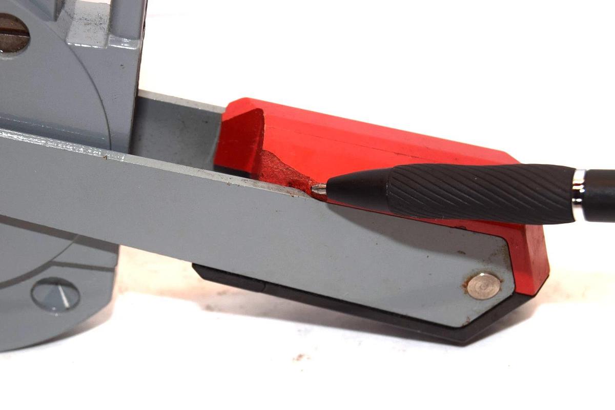 Used Allen Bradley 1494V Disconnect Handle *Chipped*