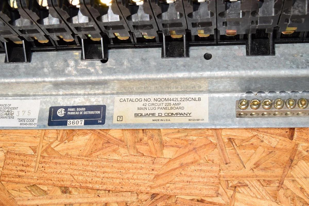 Used Square D 42 Circ 225A Main Lug Panelboard Interior NQOM442L225CNLB 20a 30a 3ph