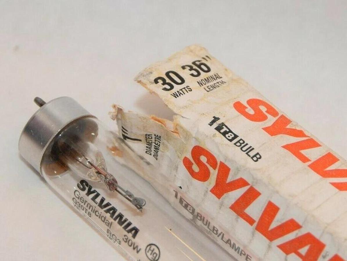 (NEW) SYLVANIA G30T8/RG3 G30T8 30W 36" Length Replacement Bulb