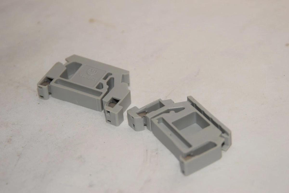 (NEW - Box of 33) ALLEN BRADLEY 1492-ER35 1492ER35 Series A End Retainers
