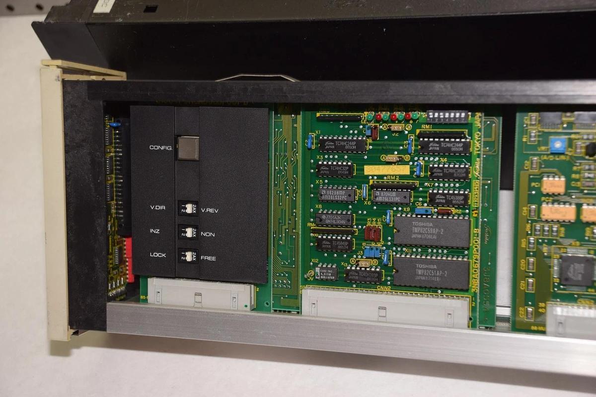 Used BRISTOL BABCOCK INC. SLC-3740 374044A110 1-5V 24V 8.4VA CONTROLLER