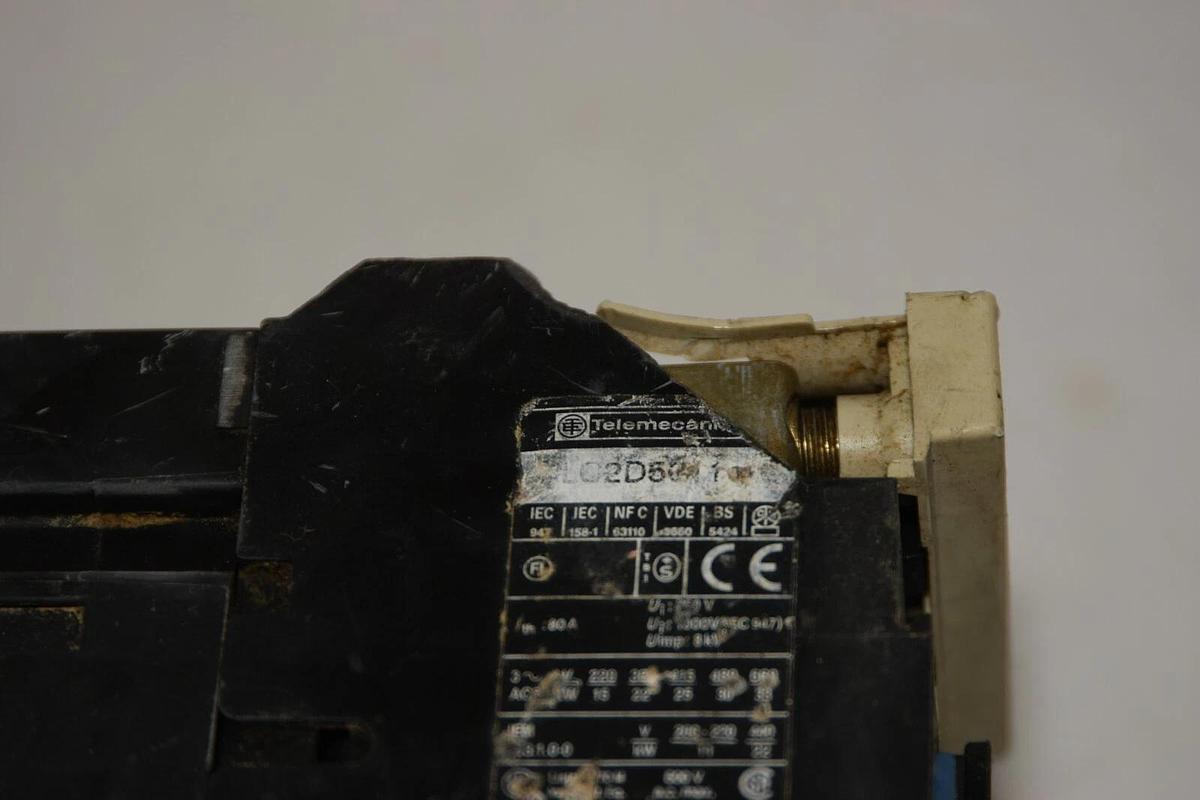 Used TELEMECANIQUE LC2D5011 120V 60Hz 80A Reversing Contactor