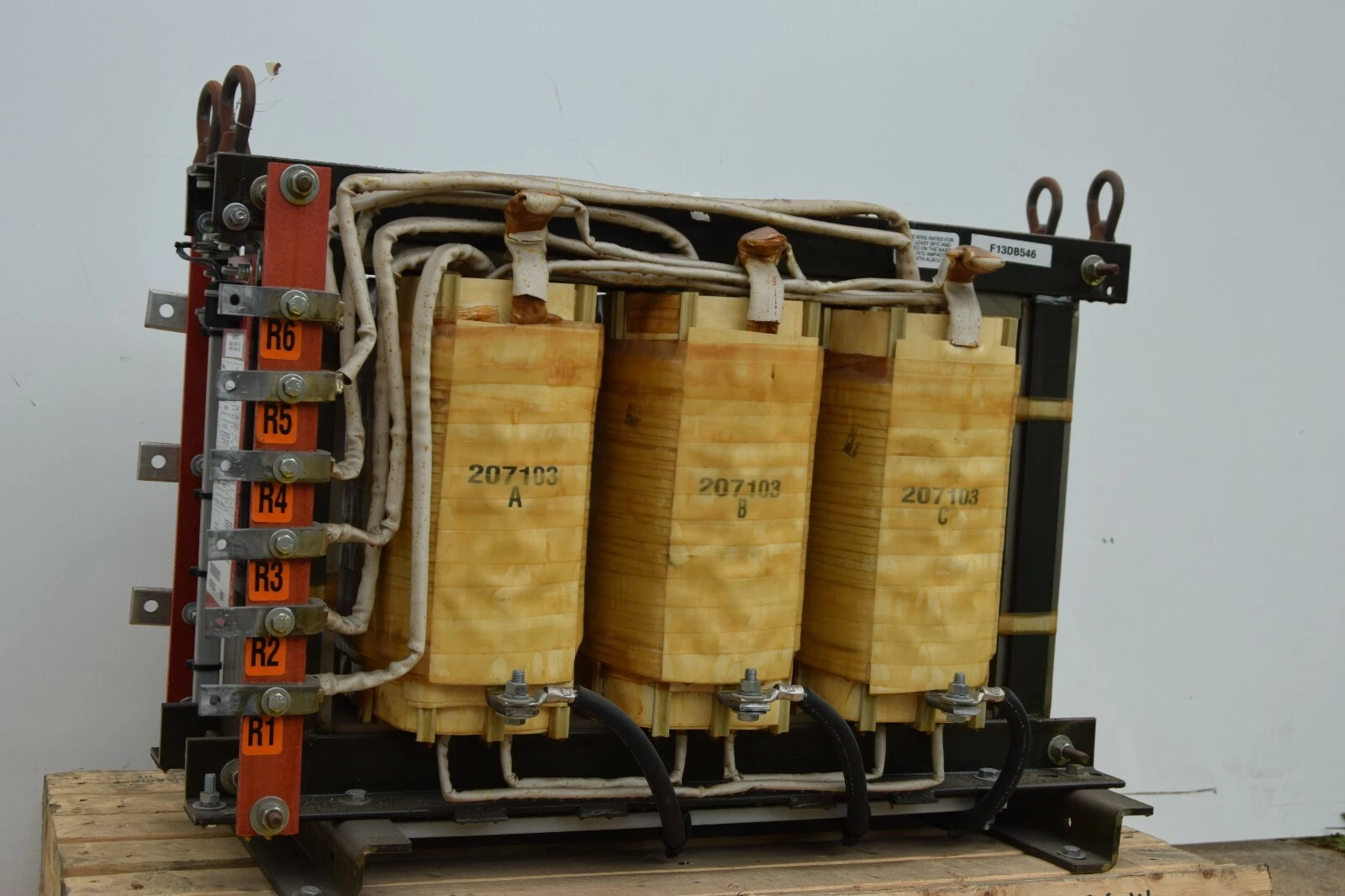 New, HPS Hammond Dry Type 160 KVA Transformer 207103 HV 480YV LV 492.5YV 935014
