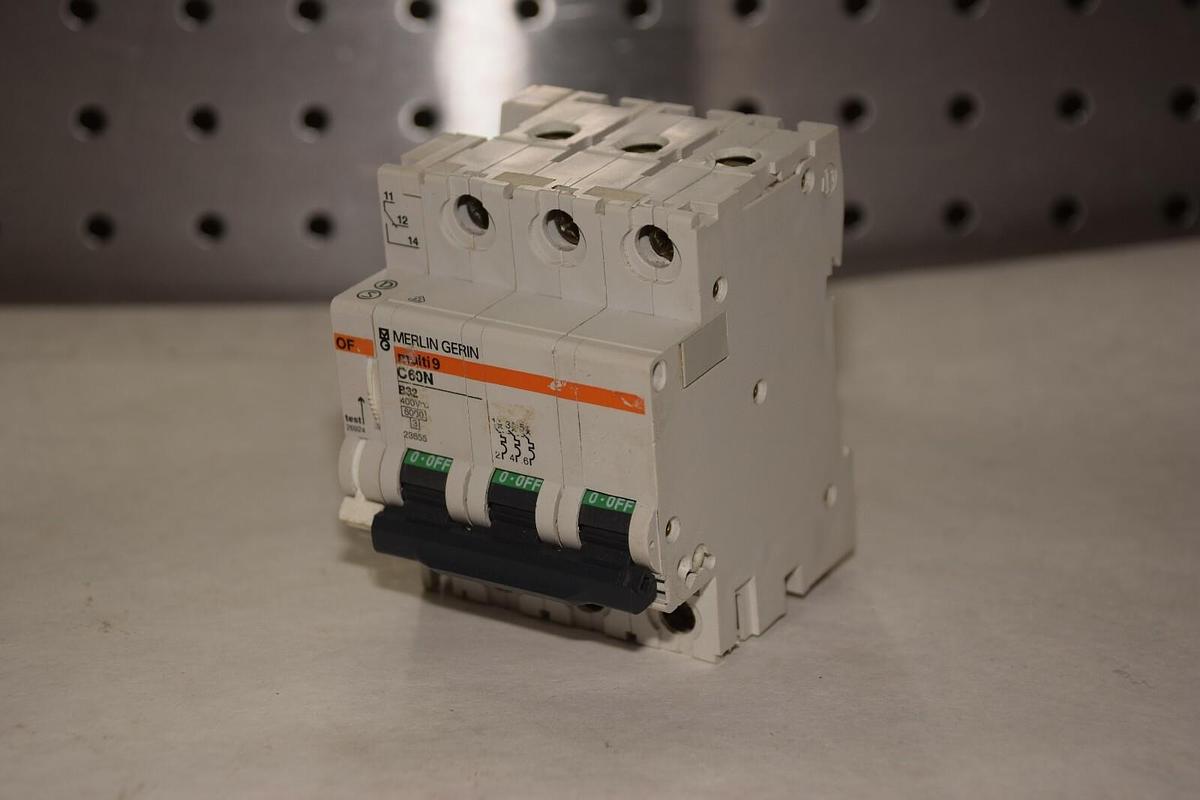 Used MERLIN GERIN C60N B32 MULTI9 400V 3 POLE CIRCUIT BREAKER