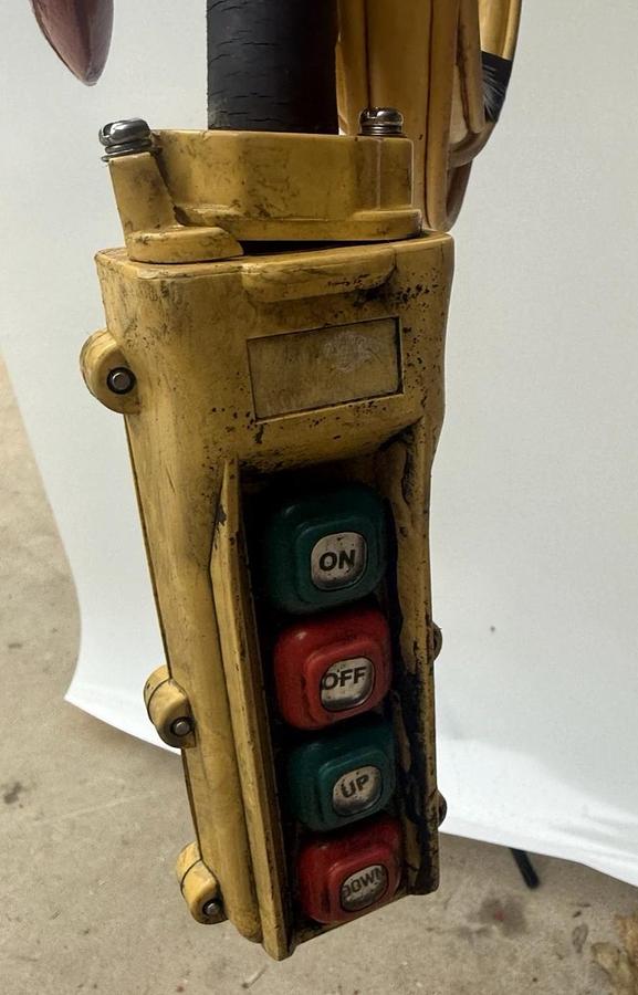 Used CM Lodestar Chain Hoist 1/2 Ton 1000lb Model J 20' chain 240V 480V 3ph 1hp 32fpm