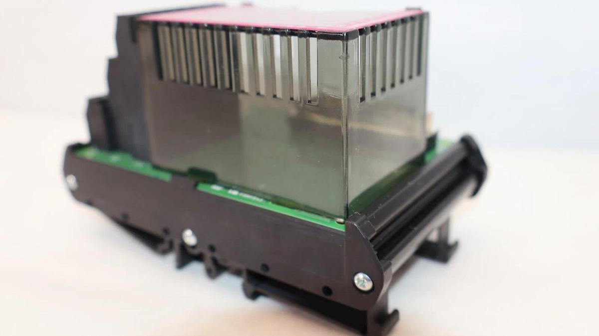 Used FOXBORO INVENSYS FBM237 P0916CC 0C RY1439 0-20mA Red. Ready 8 8pt Output Module