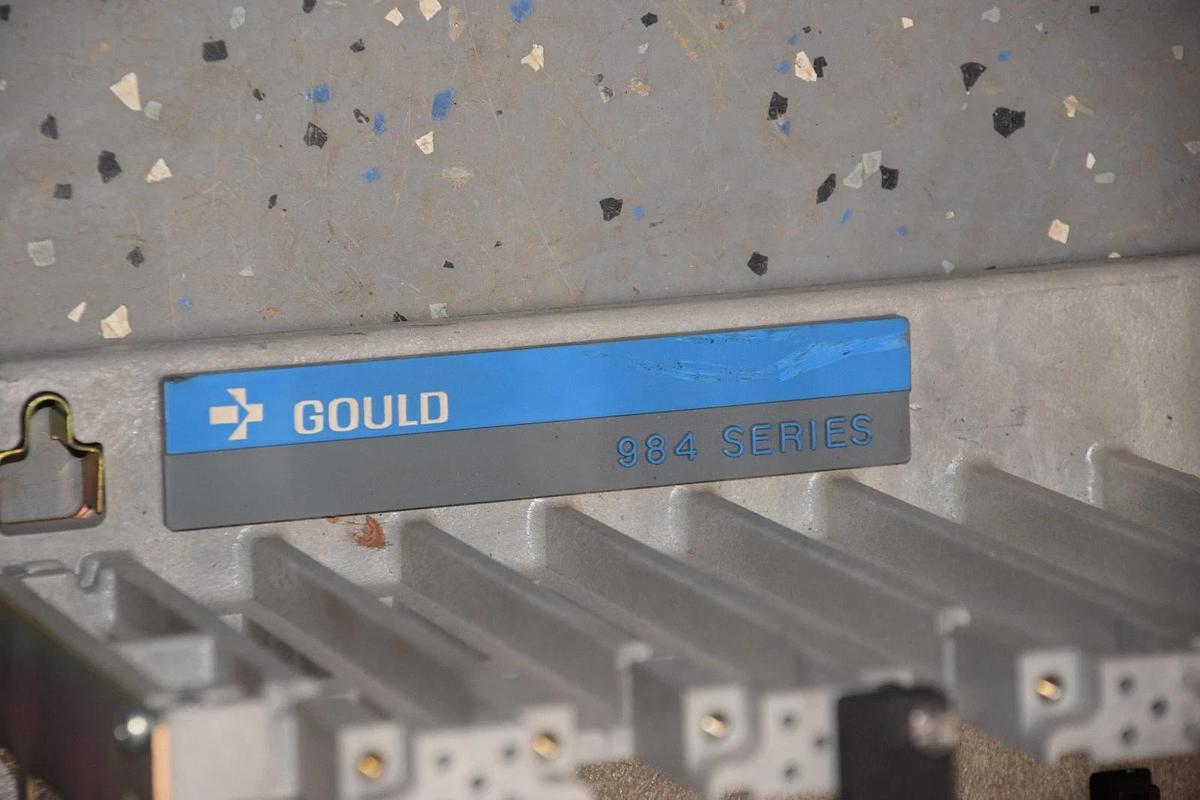 Used GOULD 984 SERIES AS-H827-209 AS-9536-000 PRIMARY HOUSING 11 SLOT RACK