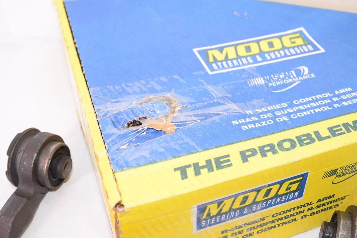 (NEW) MOOG RK80713 Front Upper Control Arm & Ball Joint For 03 Ford Expedition