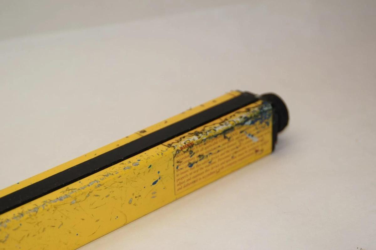 Used STI MS4324BX 42687-0240 Range 1-30' MiniSafe 24" Transmitter Light Curtain