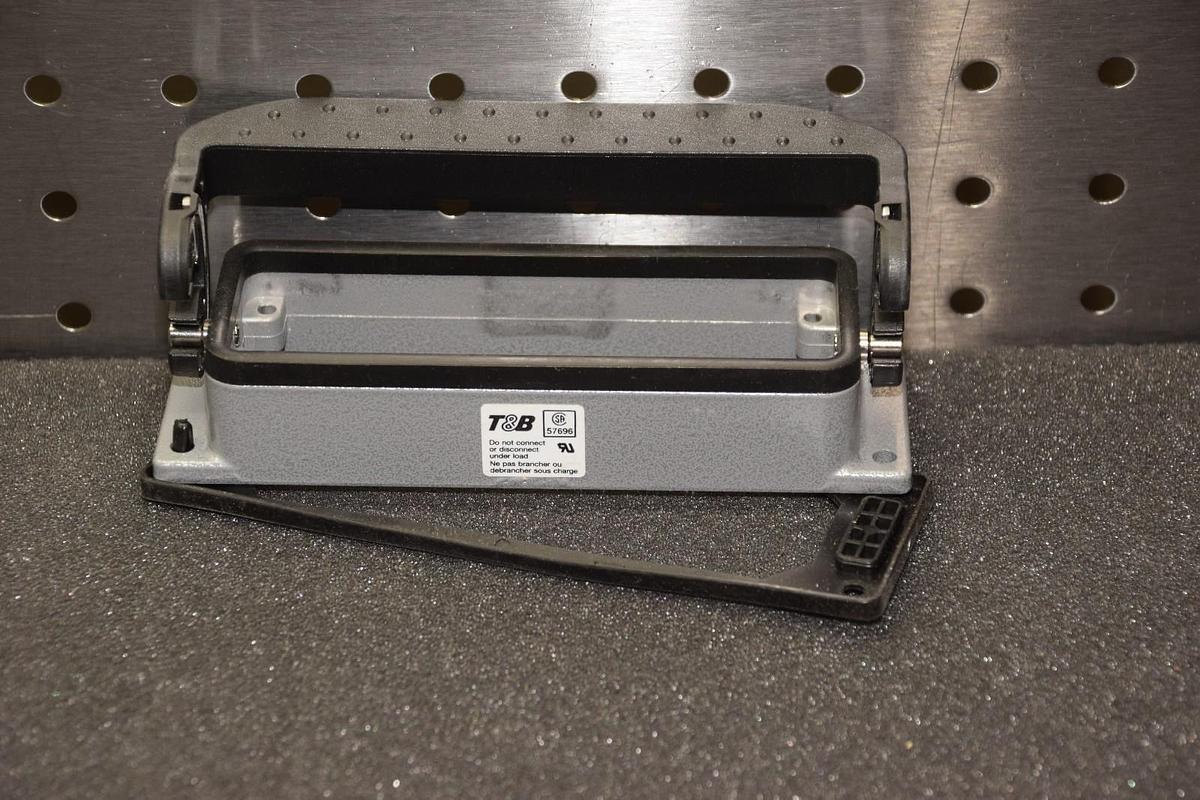 T&B 57696 PANEL MOUNT BASE NEW