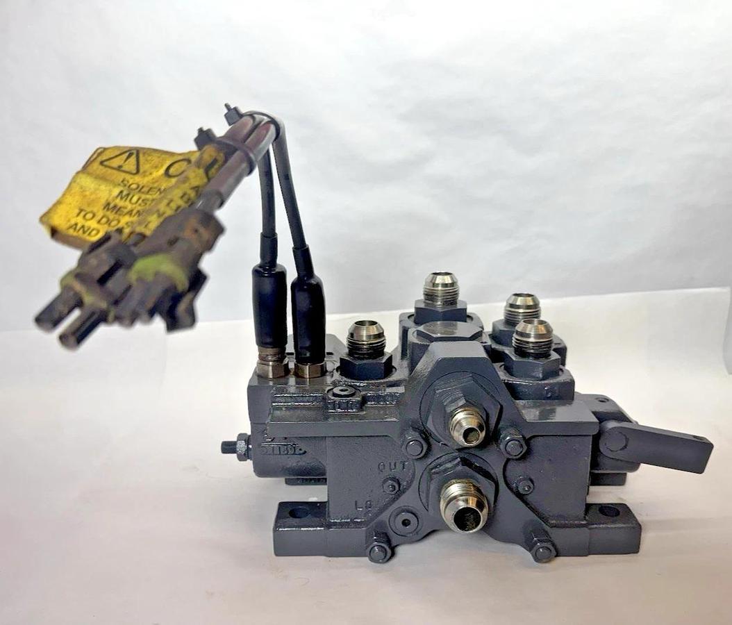 Used Altec Vermeer Prince Hydraulic Valve 1 Spool Valve block 1139 DB8505-800 AE21