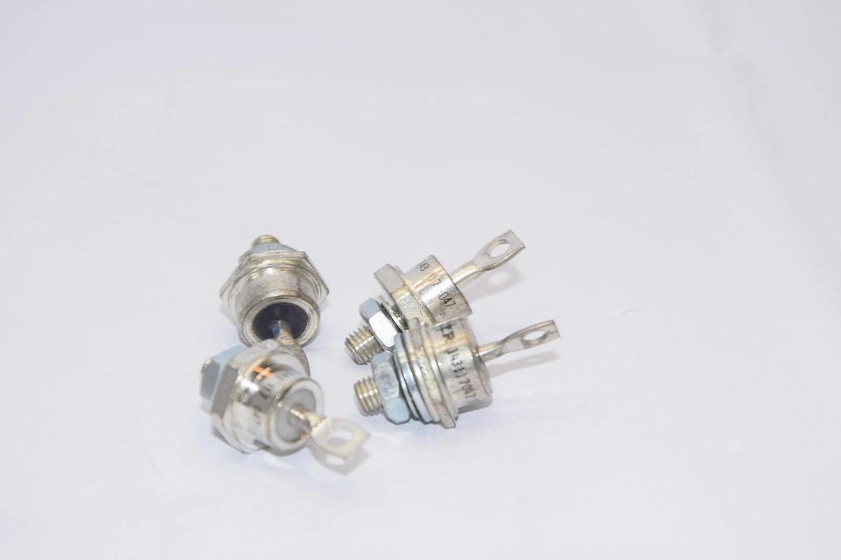 (NEW - Lot of 4) I/R INTERNATIONAL RECTIFIER 143 117 047 Diode Stud With Nut