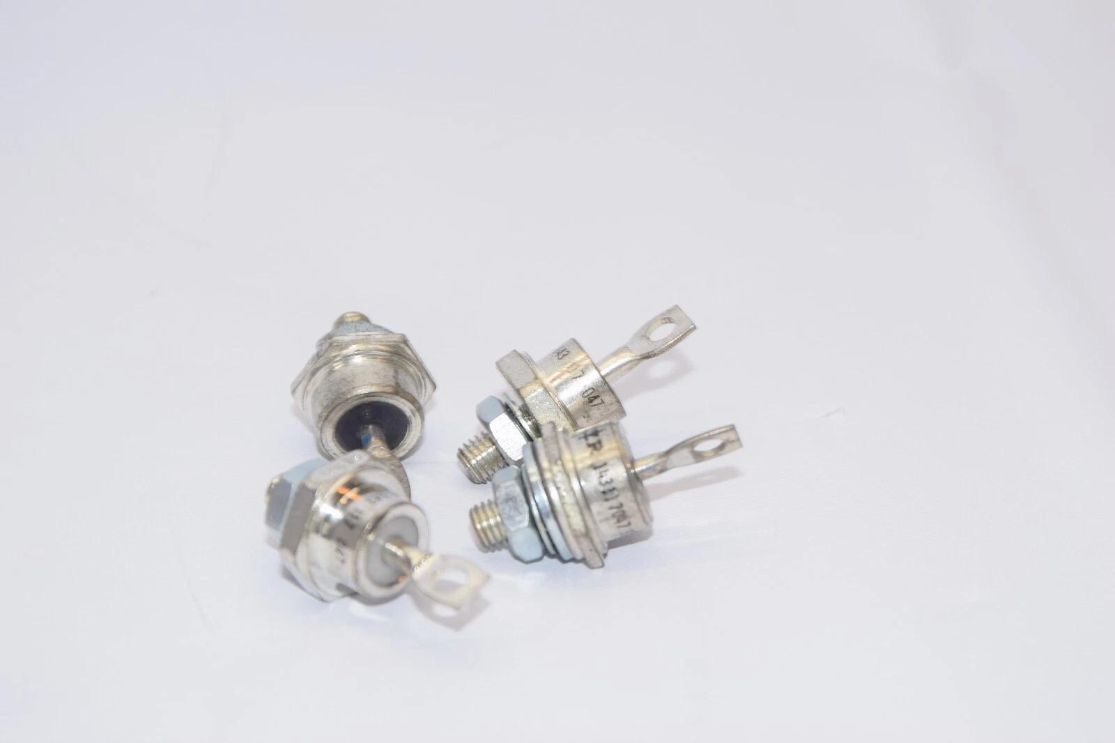 (NEW - Lot of 4) I/R INTERNATIONAL RECTIFIER 143 117 047 Diode Stud With Nut