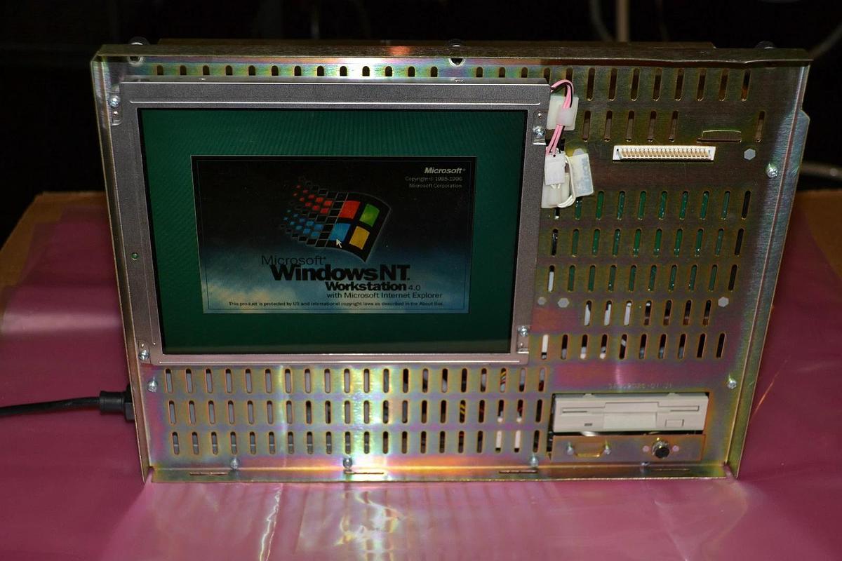 Used Cutler Hammer D73WNXXXXXXX 10.4 IN Display C-H2 D73WN D73 Work Station 4.0