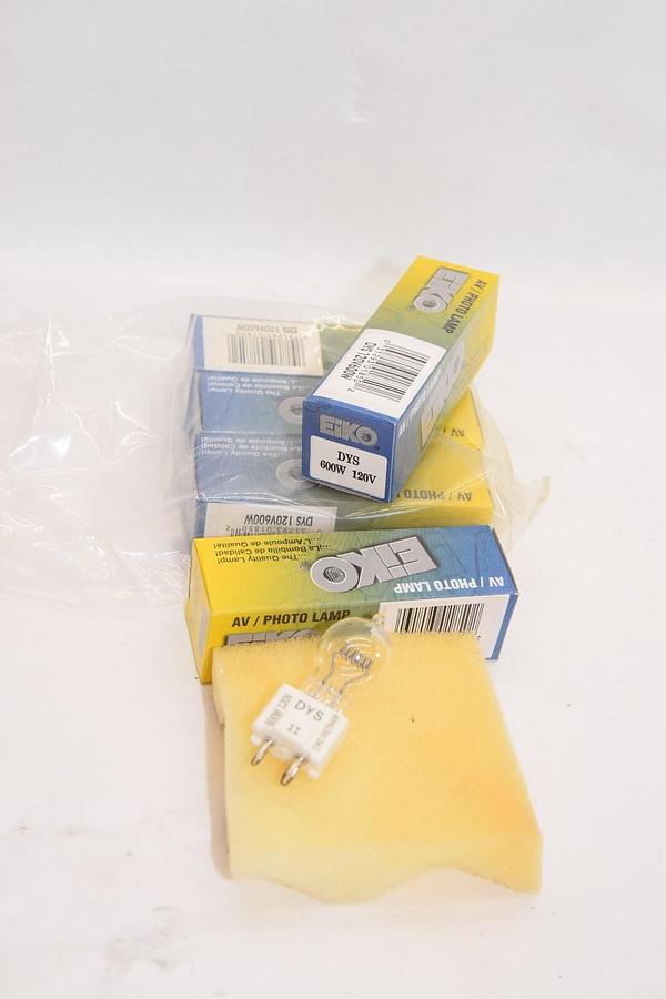 (NEW - Lot of 5) EIKO DYS 600W 120V AV/Photo Lamp