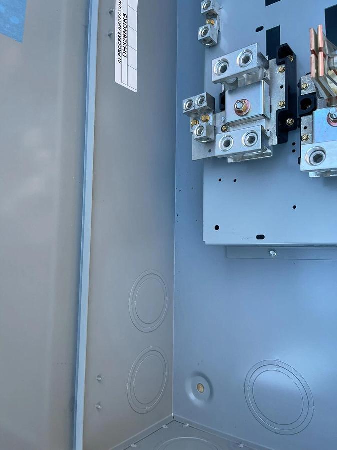 Eaton DH326NGK5 B 600 Amp 600A Heavy Duty Safety Switch 120/240v 4w Type 1 (NEW)