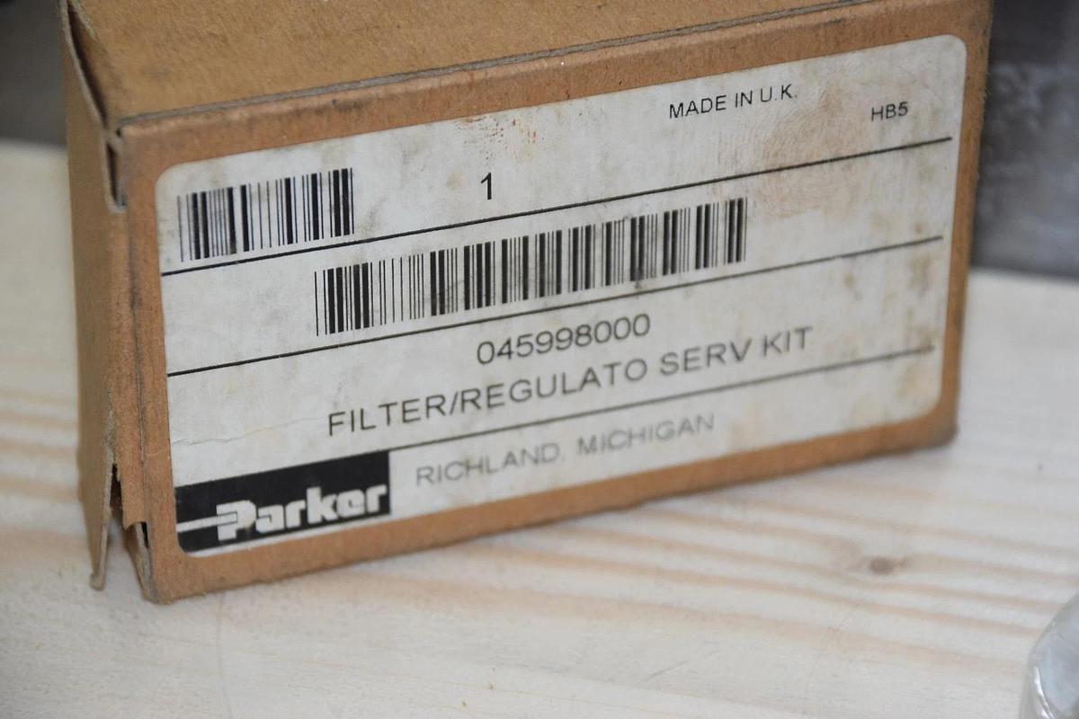 Used PARKER 045998000 FILTER/REGULATOR SERVICE KIT NEW