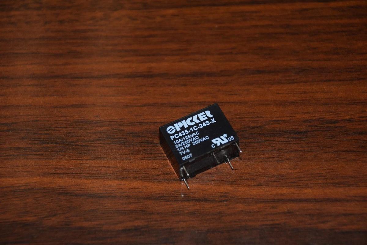 PICKER PC435-1C-24S-X 10A/125VAC 5A/250VAC RELAY NEW