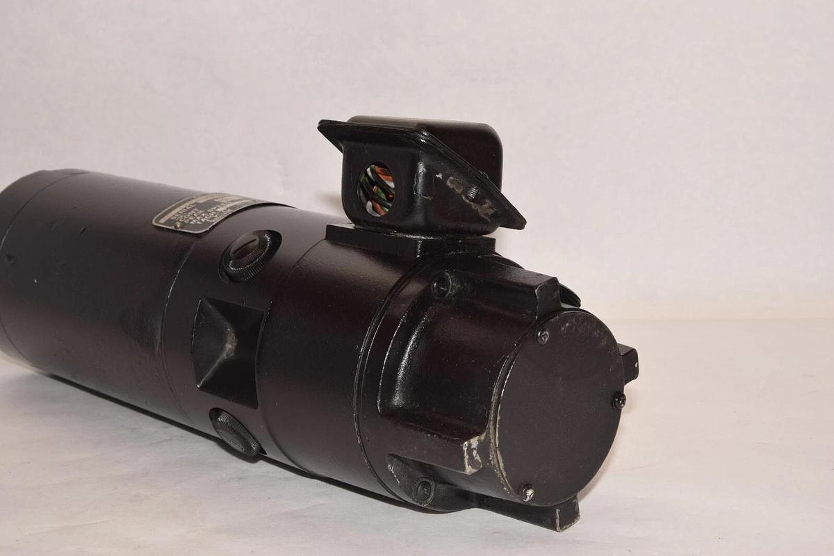 (NEW) KOLLMORGEN CORP. TME-29360-3007-D-15 3200rpm DC Servo Motor