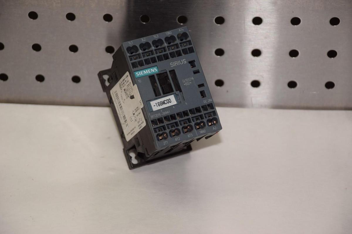 Used SIEMENS SIRIUS 3RT2015-2BB41 G/101214 E02 24V DC CONTACTOR