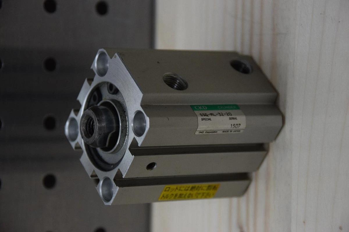 Used CKD SSD-ML-32-20 SSDML3220 AIR CYLINDER