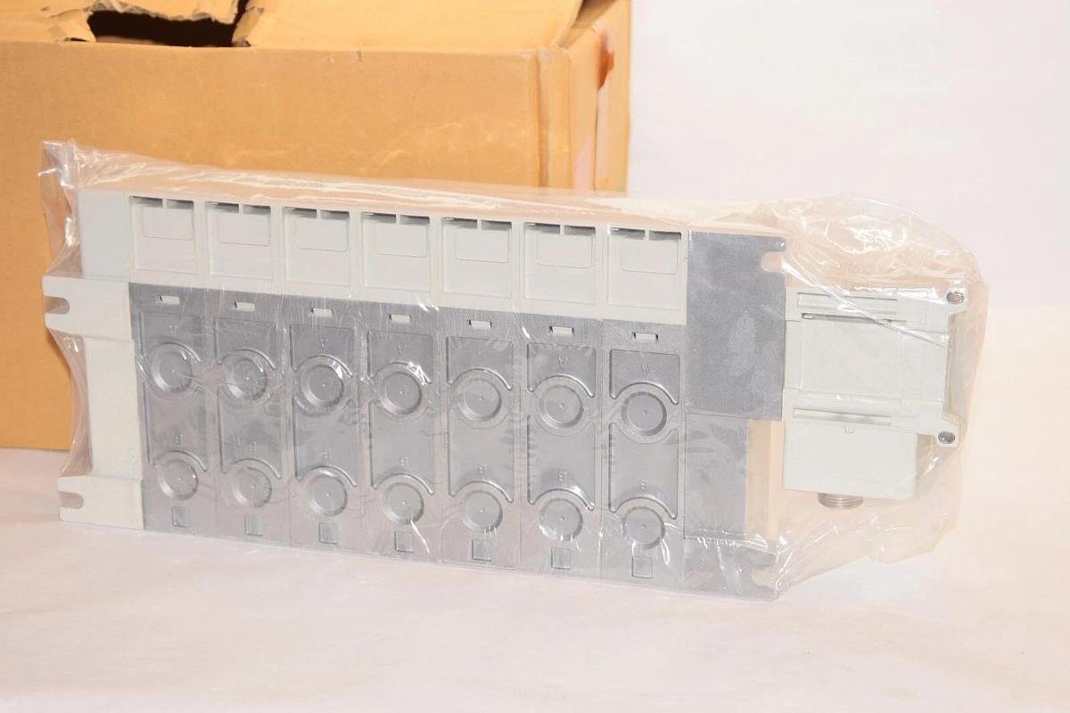 (NEW) SMC VV5QC51-0704NSDQN0-X2 4/5 Port Valve Manifold