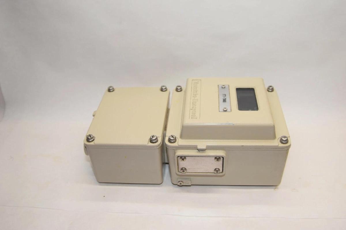 Used HONEYWELL KIX18B-E12X2TY-XXX0XXX R-9R940-41-222 120Vac 50/60Hz Converter