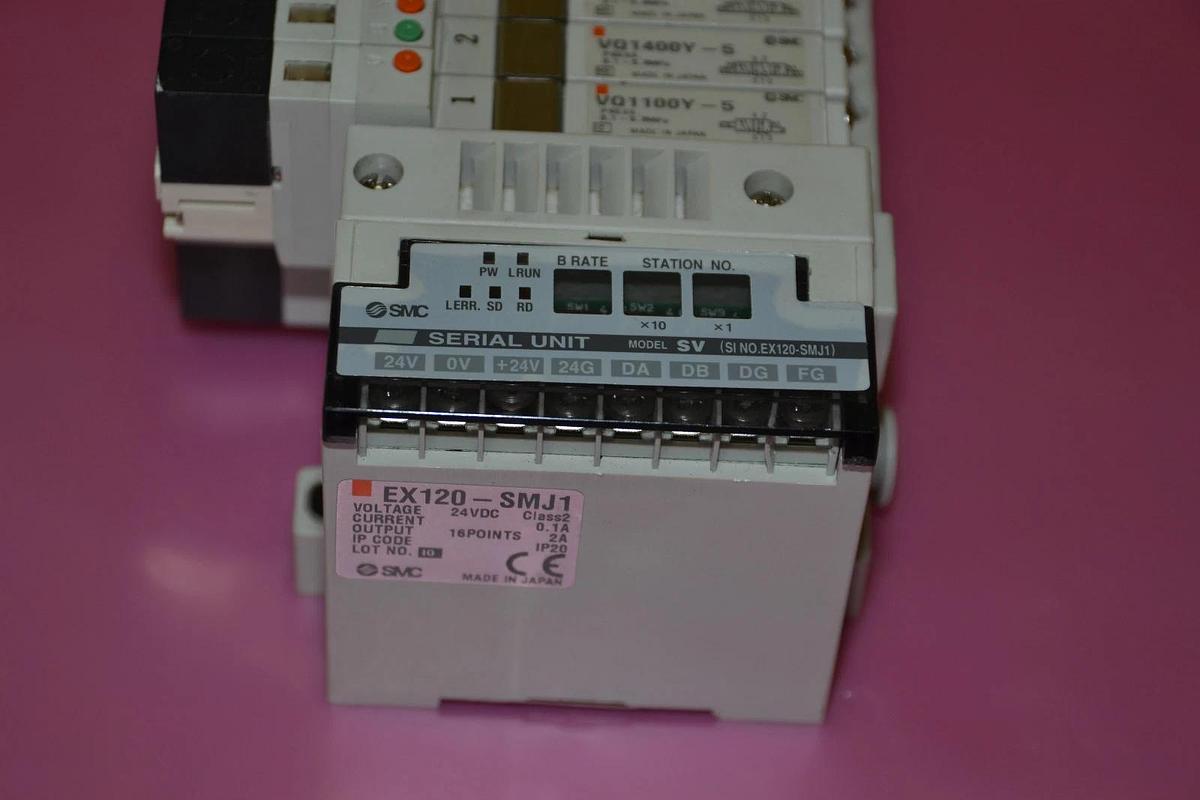 Used SMC MANIFOLD EX120-SMJ1 SOLENOID VALVE VQ1400Y-5 VQ1100Y-5 VVQ1000-10A-1