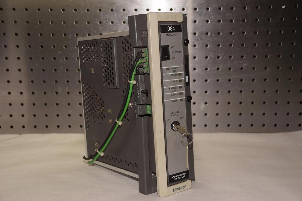 Used Gould PC-0984-680 Controller Module AS-0984-680 w/ M680-008 Memory  mod E680-902