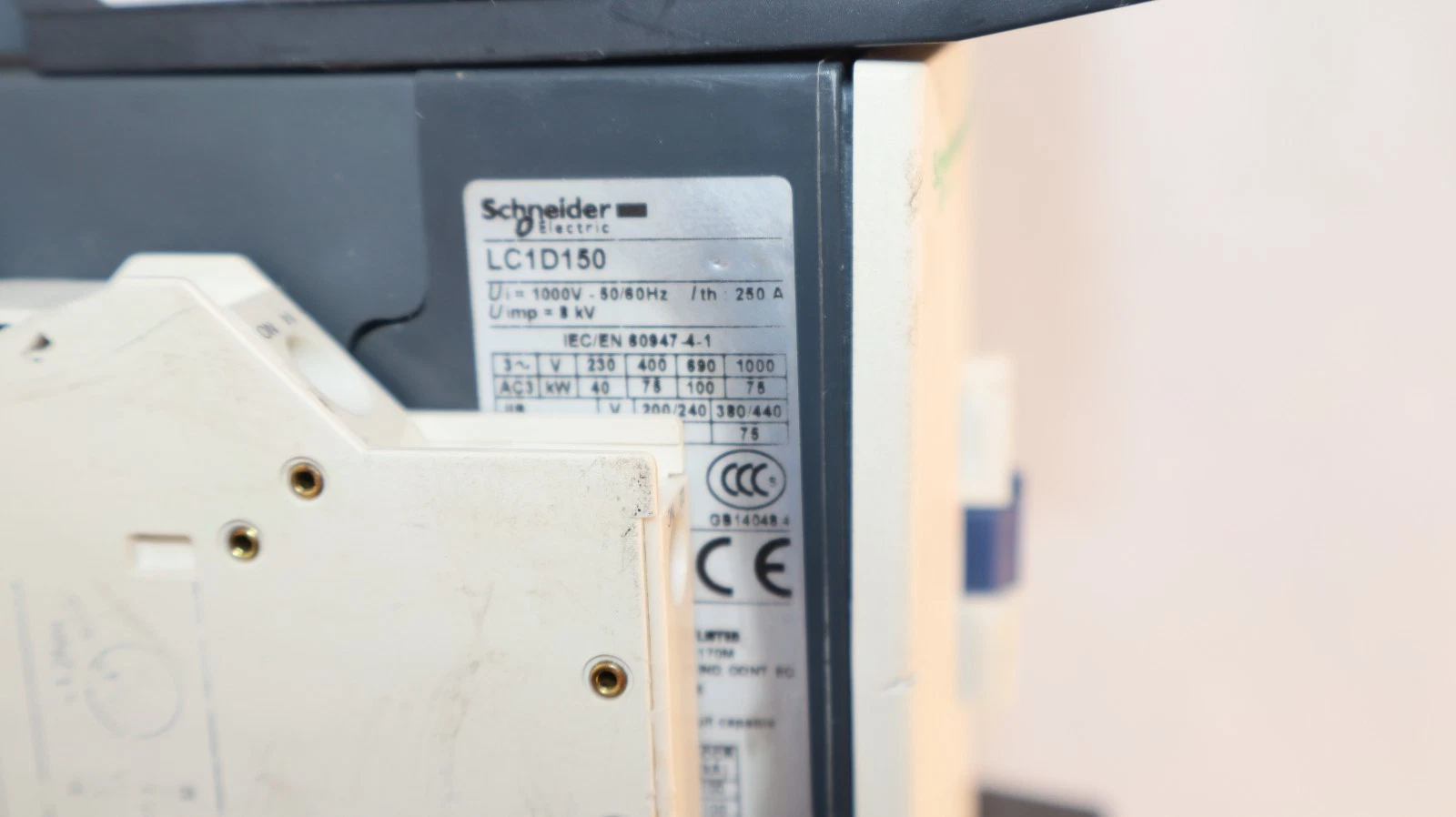 Schneider Electric Contactor LC1D150 1000V 250A 20V coil 3ph (New, READ)