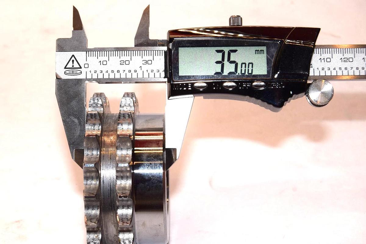 M08B19 , M 08B 19 19-Teeth Double Row Rolling Chain Sprocket (New)