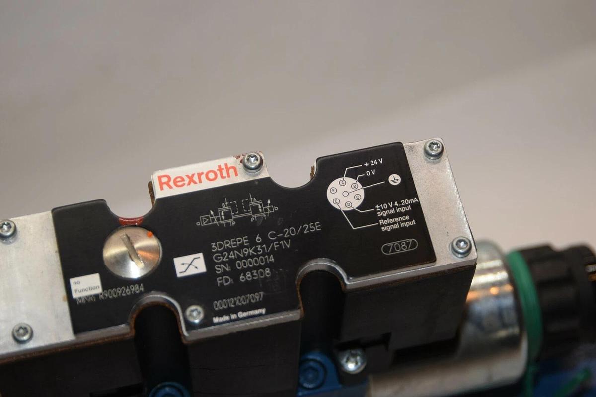 Used NEW BOSCH R900954642 REXROTH Directional Valve 4WRZE16W6-150-70/6EG24N9ETK31/F1V