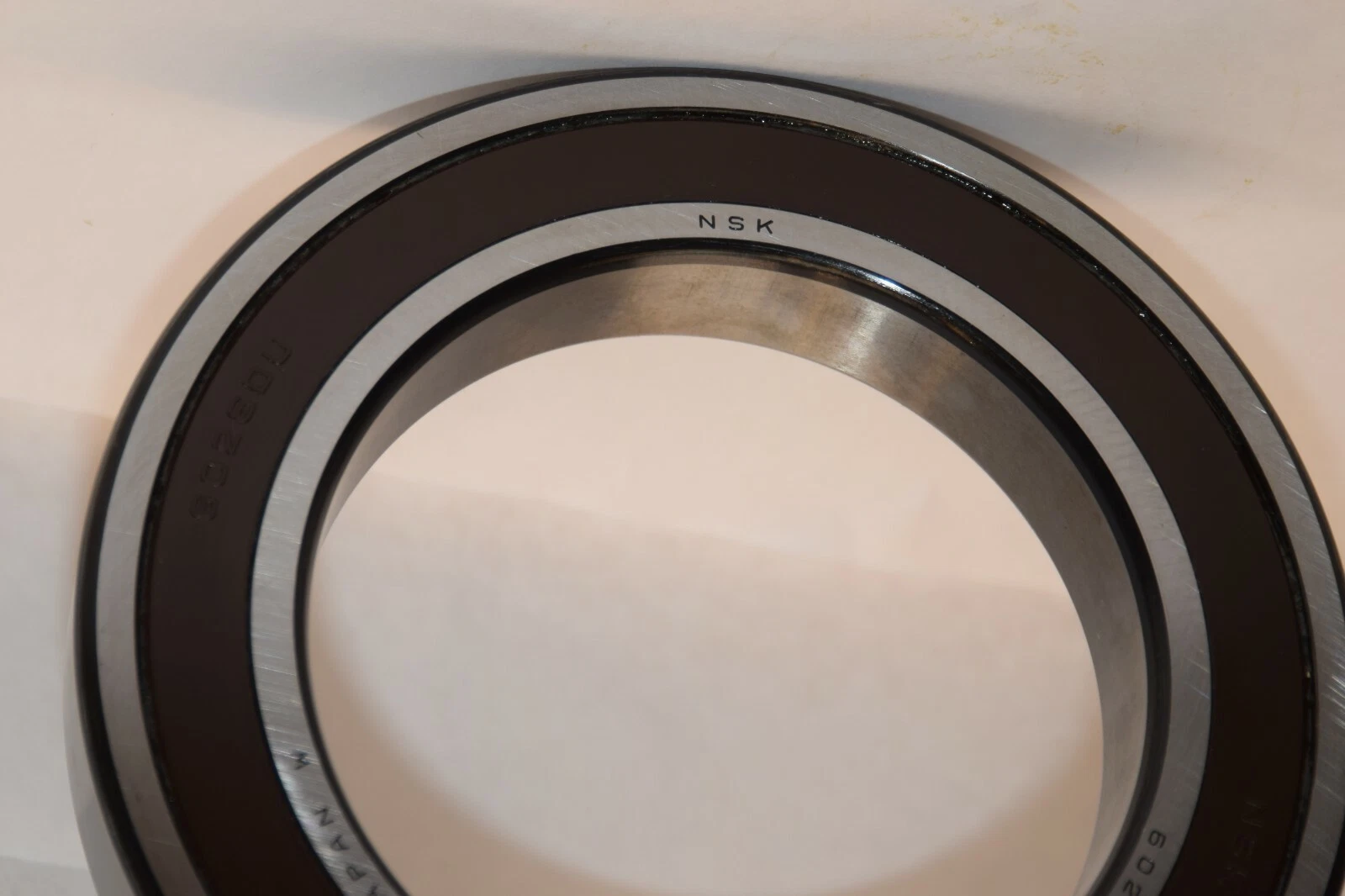 (NEW) NSK 6026 60260U 130MM ID 200MM OD 33MM Width Deep Groove Ball Bearing